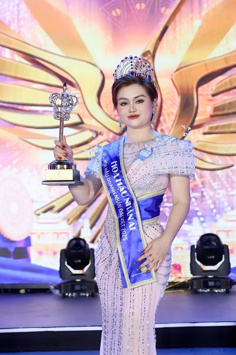 Nguyễn Thị Kim Ngọc đoạt danh hiệu Hoa hậu Nhân ái. Ảnh: Team Bình Nguyễn