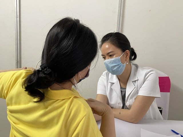 Phụ nữ nên tầm soát ung thư vú định kỳ để phát hiện sớm ung thư vú.