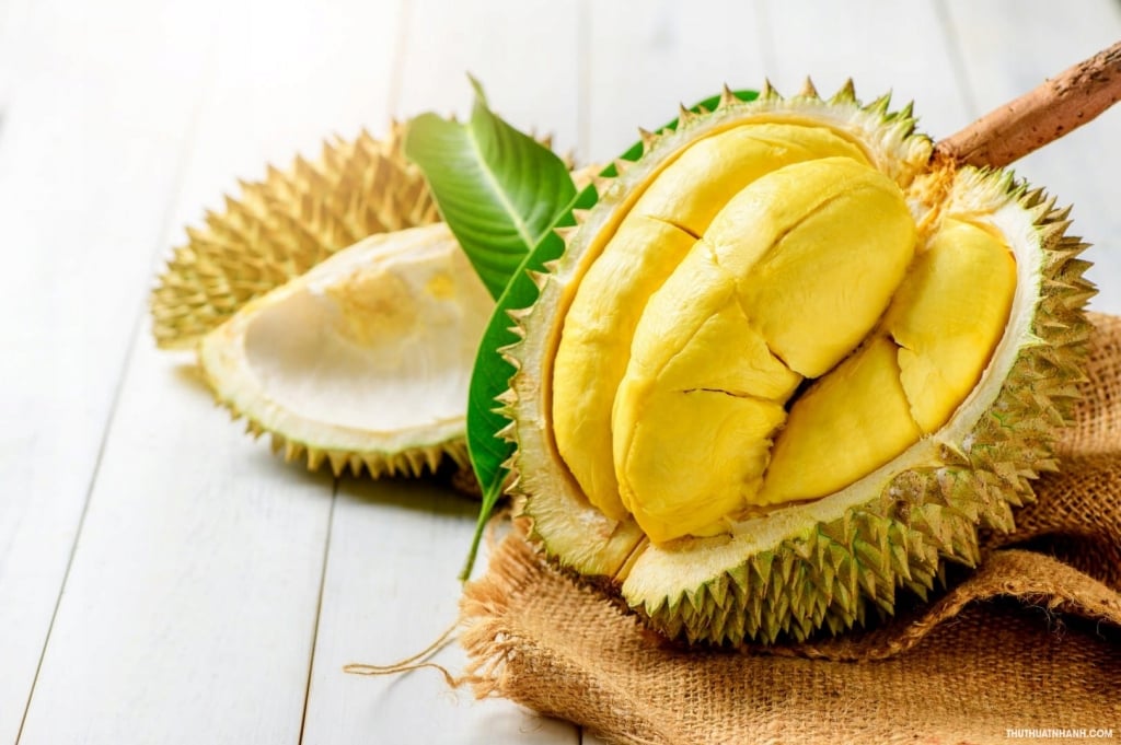 Bạn nên tuyệt đối tránh ăn sầu riêng khi đang uống rượu bia.