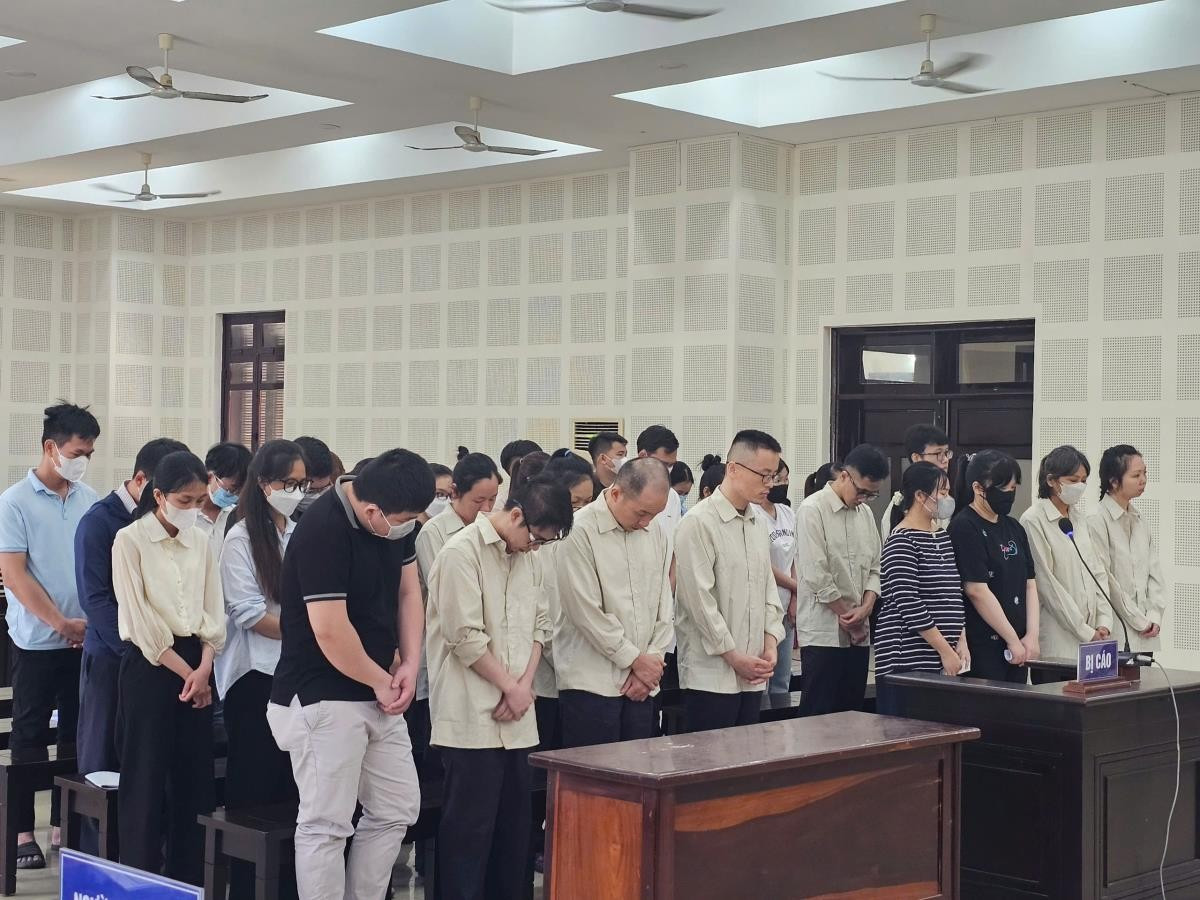 Các bị cáo tại phiên tòa. Ảnh: Thanh Hoa.
