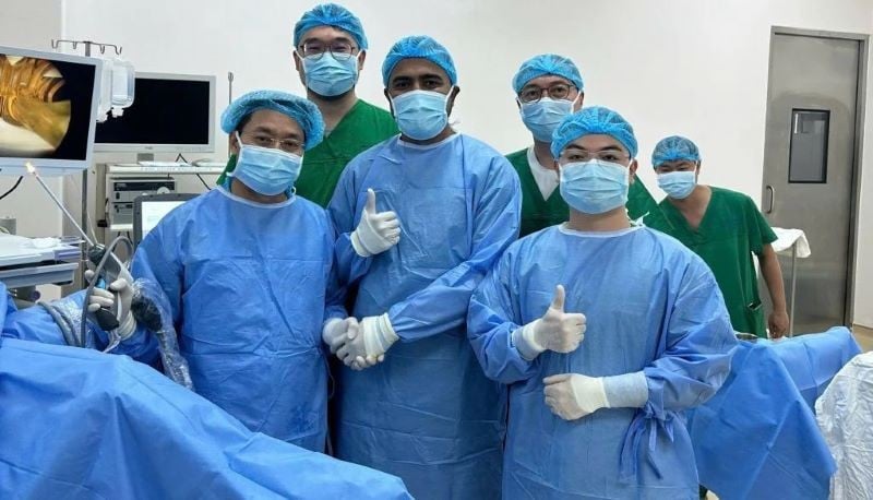 Ê kíp phẫu thuật sau khi thực hiện thành công 2 trường hợp đầu tiên - Ảnh BVCC