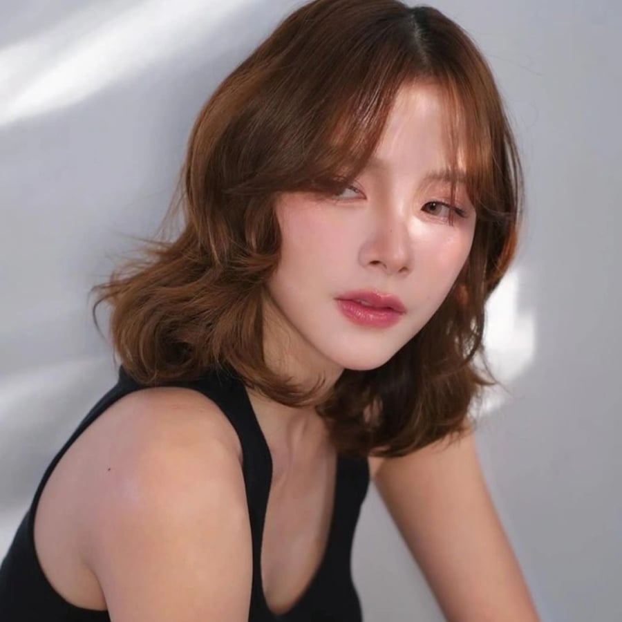 Tóc ngắn ngang vai, mái thưa linh hoạt