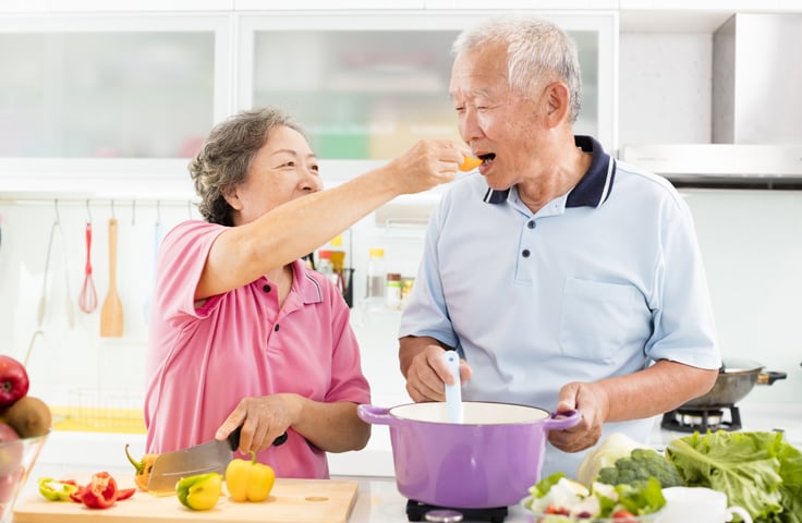 Kẽm là yếu tố cần thiết trong dẫn truyền thần kinh, giúp trí não người cao tuổi minh mẫn.