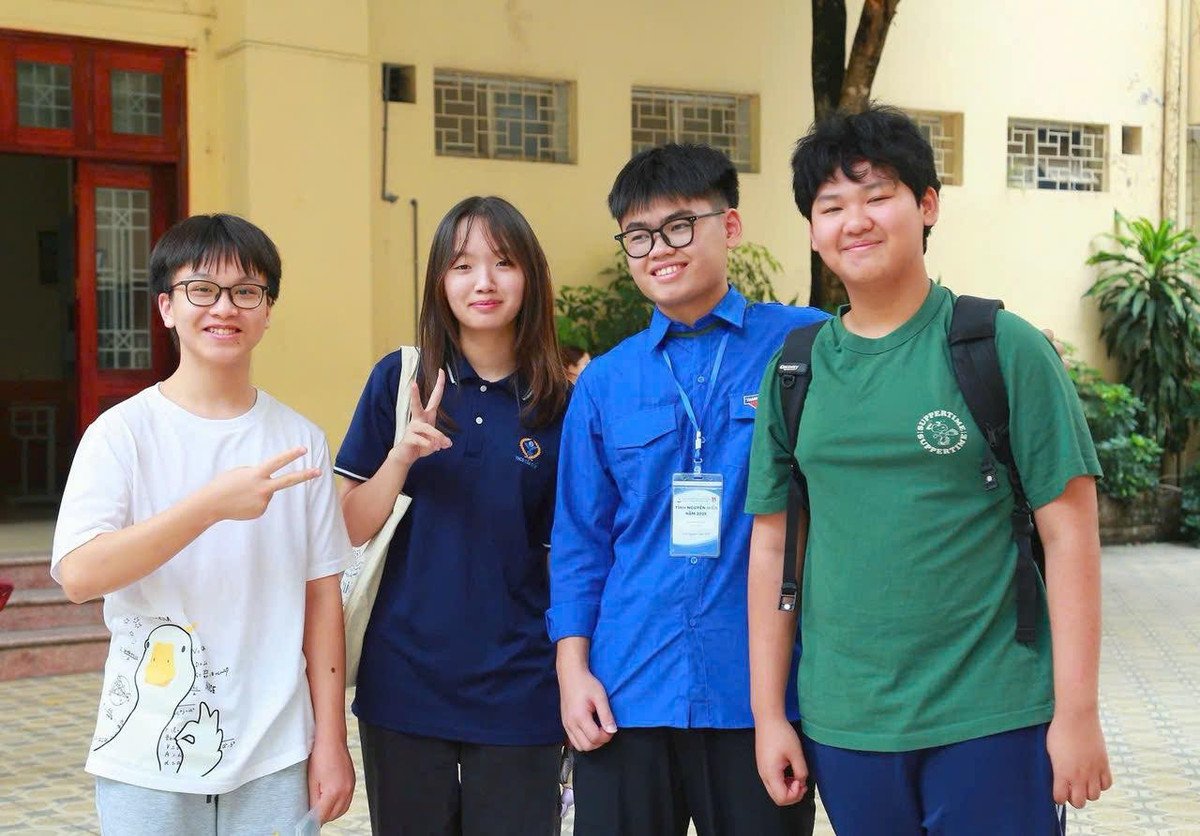 Thí sinh tham dự kỳ thi vào lớp 10 Trường THPT Chuyên Đại học Sư phạm Hà Nội. Ảnh: Chuyên ĐH Sư phạm Hà Nội.