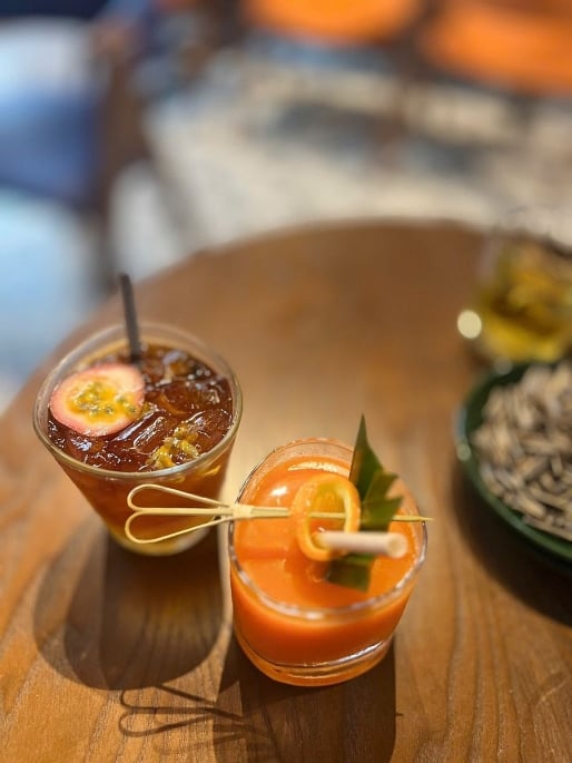 Những ngày nắng nóng nên ăn thực phẩm giàu nước như: dưa hấu, dưa leo, cam, bưởi, thơm (dứa) để giúp bổ sung nước và vitamin C