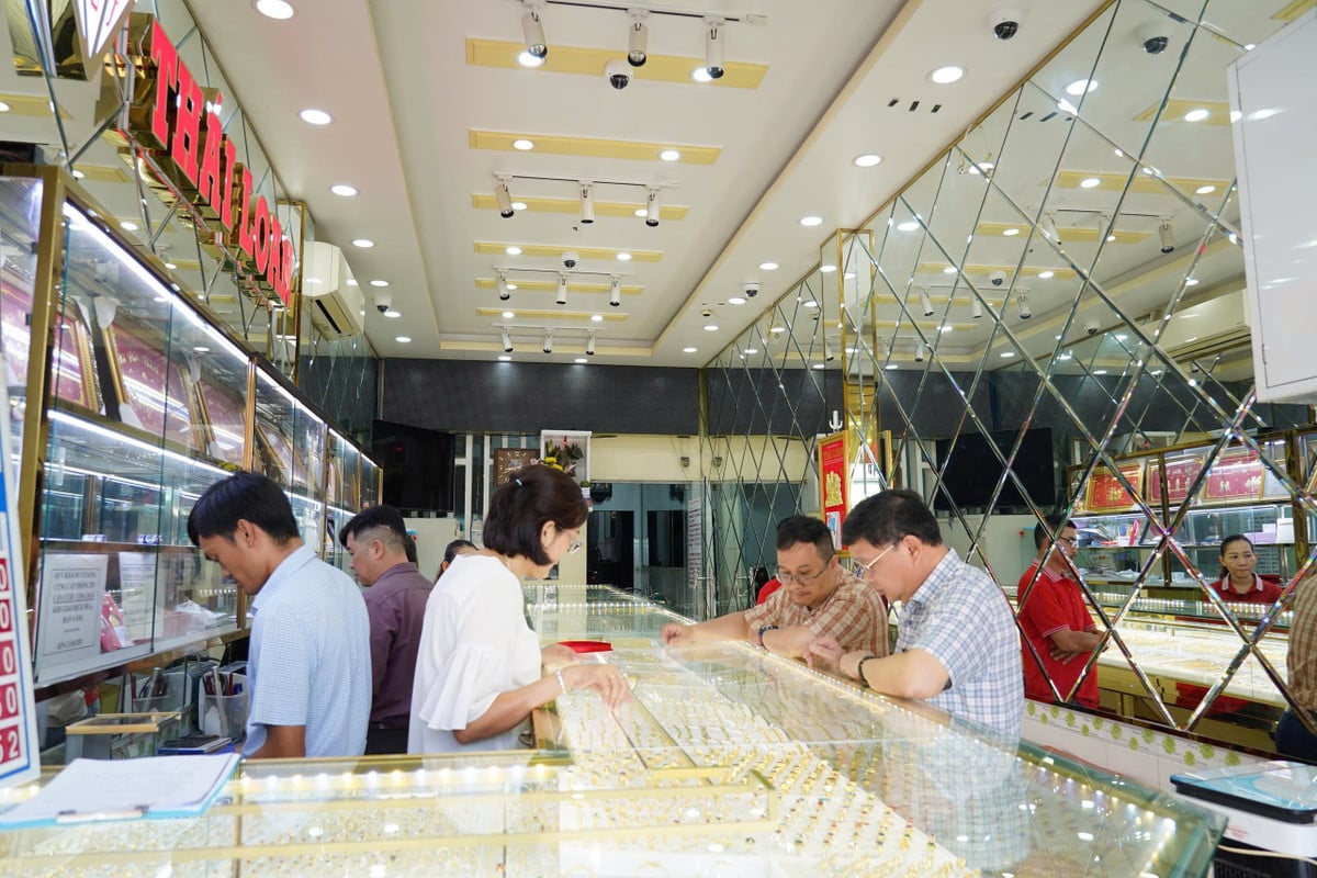 Sở Khoa học và Công nghệ tỉnh Quảng Ngãi kiểm tra 14 cơ sở sản xuất, kinh doanh vàng trên địa bàn tỉnh.