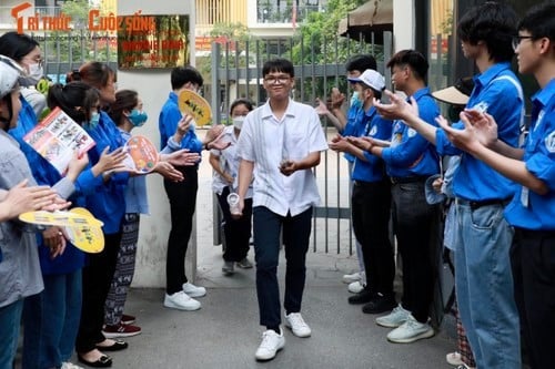 Thí sinh tham dự kỳ thi vào lớp 10 tại Hà Nội.