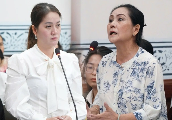 Sau phiên tòa sơ thẩm hồi 1/2025, Hồng Loan và bà Hồng Nhung đều nộp đơn kháng cáo - Ảnh: Báo Thanh niên