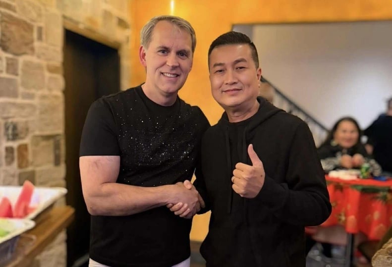 Tỉ phú Gerard và nhạc sĩ Minh Nhiên.