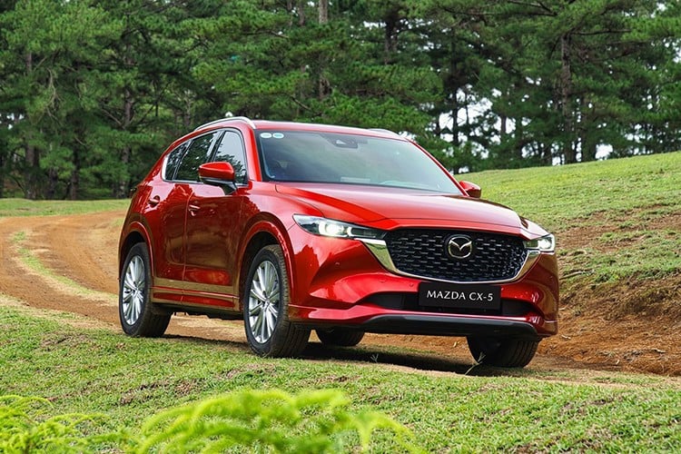 Vị trí thứ 2 trong phân khúc là Mazda CX-5 với 1.446 xe được bán ra, tăng 30 xe so với tháng trước.