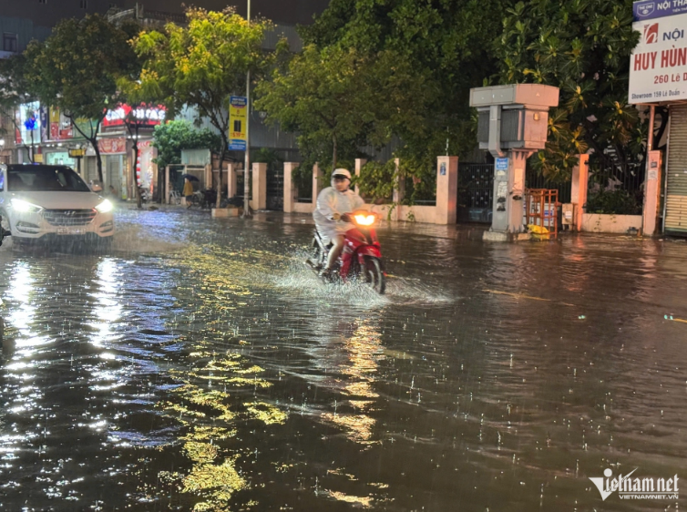 Bão số 1 gây mưa to đến rất to ở các tỉnh Trung Trung Bộ - Ảnh: VietNamNet