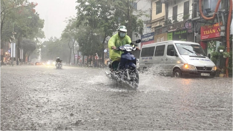 Nhiều khu vực mưa dông mạnh chiều tối và đêm nay - Ảnh: Báo Sức khỏe và Đời sống