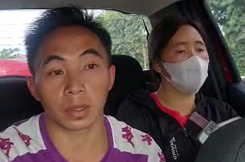 Hai người được anh Trường cho đi nhờ xe và đang kể lại diễn biến câu chuyện - Ảnh: VOV