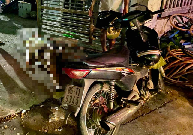 Một bác sĩ thú y tử vong khi điều khiển xe máy đi trên đường về đến gần nhà - Ảnh: Báo Lao Động