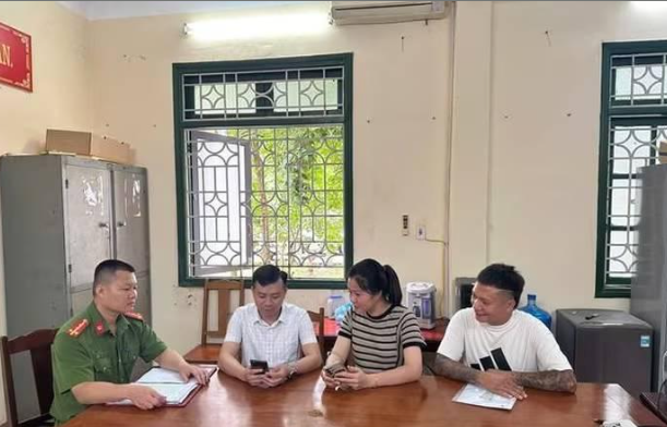 Công an thị trấn Tân Phú đã làm các thủ tục để hai bên trao trả lại số tiền chuyển nhầm.