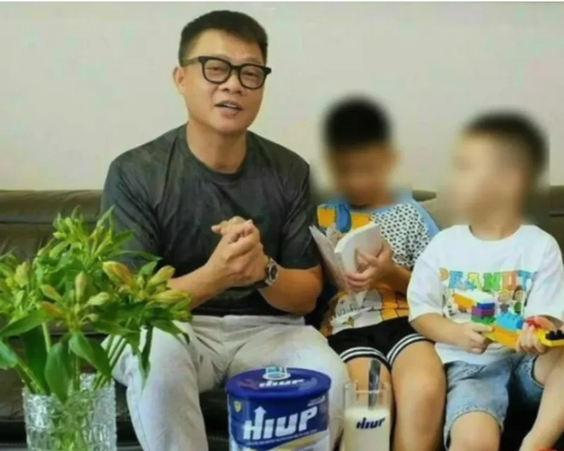 BTV Quang Minh khi quảng cáo sản phẩm sữa