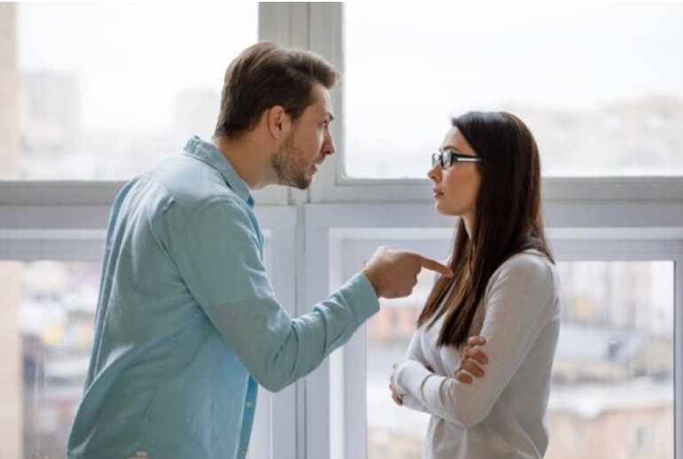 Sẽ rất mệt mỏi nếu bước vào mối quan hệ tình cảm với người ái kỷ (Ảnh minh họa).