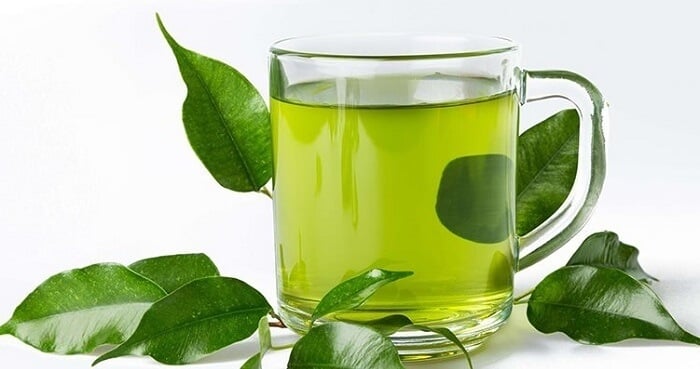 Người bị thiếu máu do thiếu sắt, phụ nữ có thai hoặc trẻ em nên đặc biệt tránh uống trà xanh ngay sau bữa ăn có chứa thực phẩm giàu sắt.