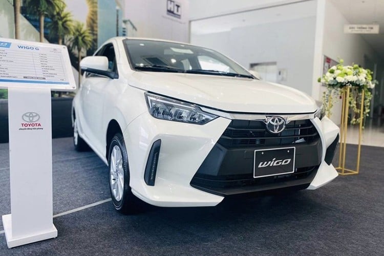 Mức giảm mạnh thứ 2 là Toyota Wigo khi lượng xe bàn giao đến tay khách hàng đạt 162 chiếc, giảm 45% so với kết quả 295 xe ở tháng liền trước.