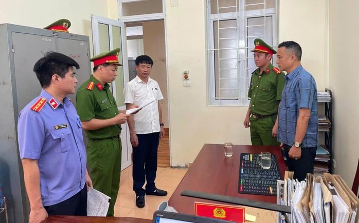  Cơ quan Công an đọc lệnh khởi tố đối tượng Nguyễn Văn Bình...
