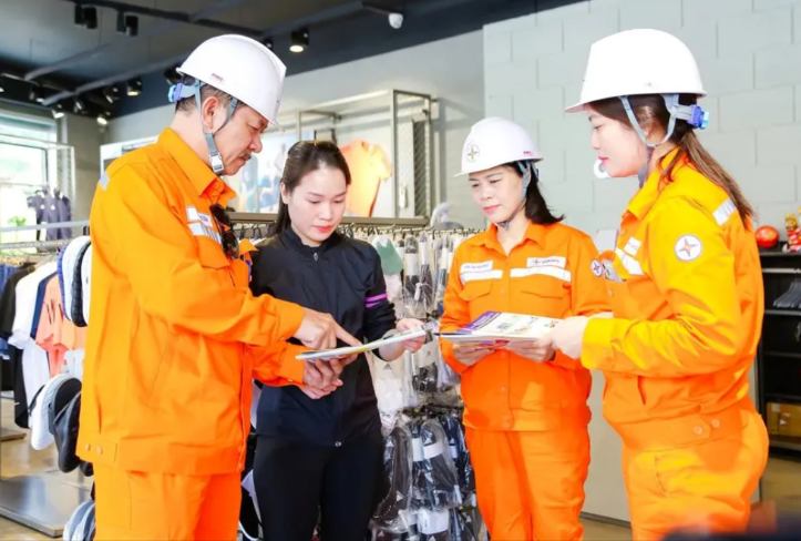 Cảnh báo tình trạng mạo danh nhân viên điện lực lừa đảo - Ảnh: Báo Tiền Phong