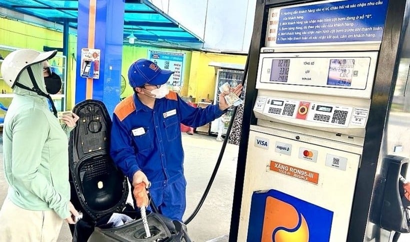  Giá xăng dầu điều chỉnh từ 00h ngày 1/7. Ảnh minh họa