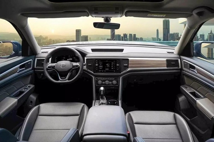 Volkswagen Teramont Limited được ra mắt vào tháng 4/2024 với giá niêm yết 2,138 tỷ đồng.