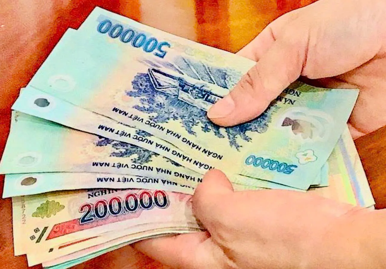 Tiền lương làm thêm giờ được xác định dựa trên tiền lương thực trả của công việc đang làm chia cho thời gian làm việc thực tế của người lao động. Ảnh minh họa.