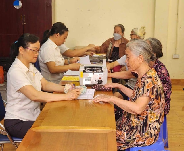 Người từ 75 tuổi không có lương hưu được hưởng trợ cấp hưu trí xã hội từ 1/7
