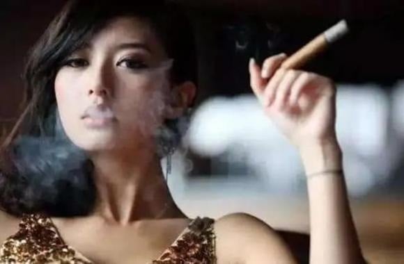  Nhiều bậc phụ huynh, trong đó có bà Trương Yến, mong muốn con trai mình cưới được một người vợ biết vun vén cho gia đình.