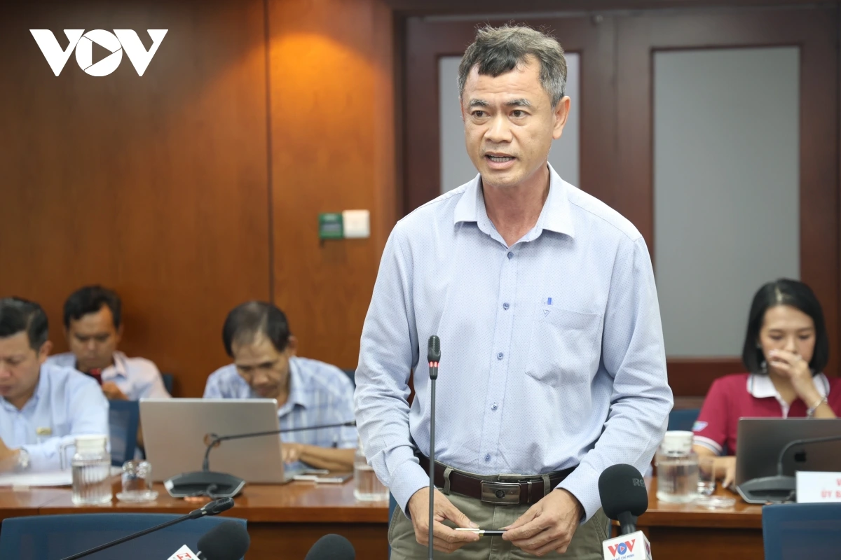 Ông Lê Thanh Hải, Giám đốc Trung tâm Tư vấn ứng dụng Kinh tế - Viện Nghiên cứu Phát triển TP.HCM thông tin tại họp báo. (Ảnh: Tỷ Huỳnh)