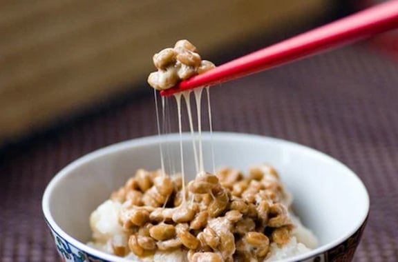Sản phẩm chứa nattokinase giúp hỗ trợ làm tan cục máu đông ở não