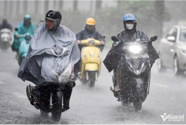 Từ chiều tối 19/7, miền Bắc bắt đầu mưa to cục bộ - Ảnh: VietNamNet