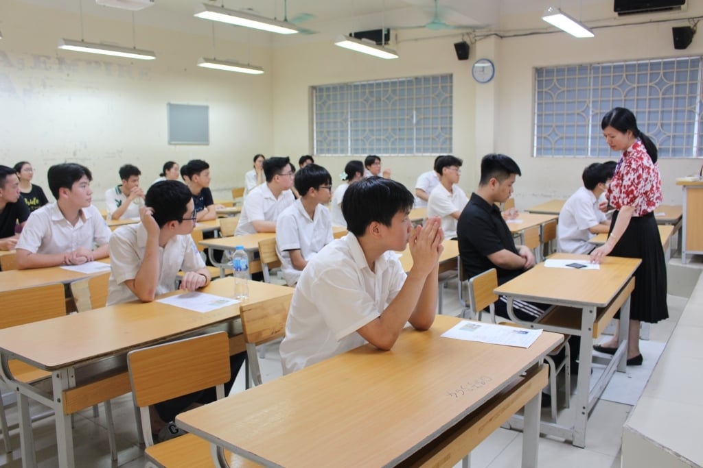 Thí sinh Hà Nội dự kỳ thi tốt nghiệp THPT 2025. Ảnh: Ngọc Tú