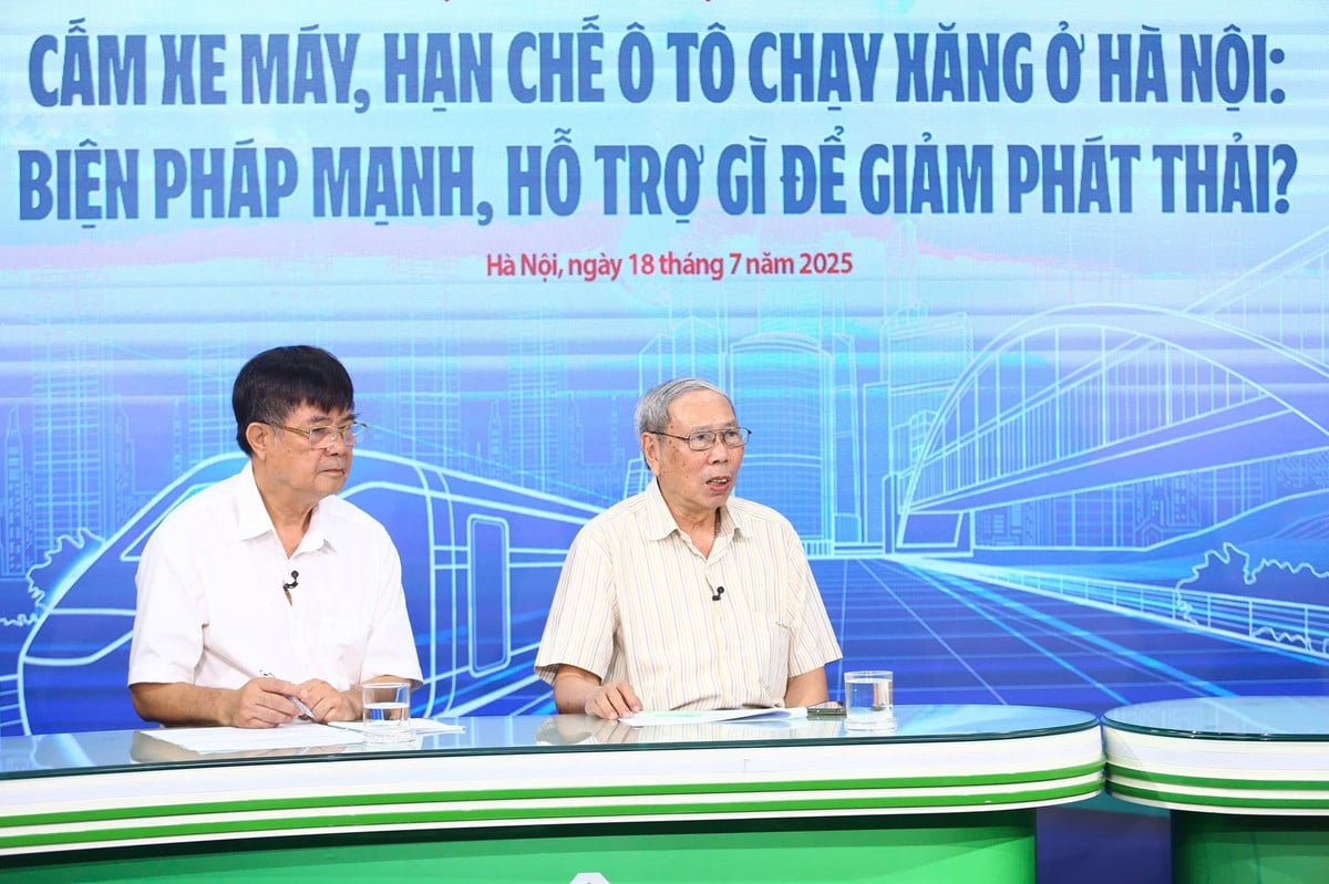 Ông Khương Kim Tạo (bên trái) tại buổi Toạ đàm. Ảnh: DV