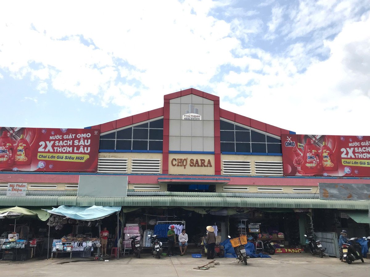 Chợ Sa Ra (nay là chợ Phú Thịnh), xã Hàm Thuận, tỉnh Lâm Đồng.