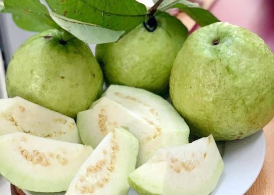 Ổi giàu chất xơ, vitamin và ít calo, rất phù hợp cho người đang giảm cân hoặc theo chế độ ăn chay.