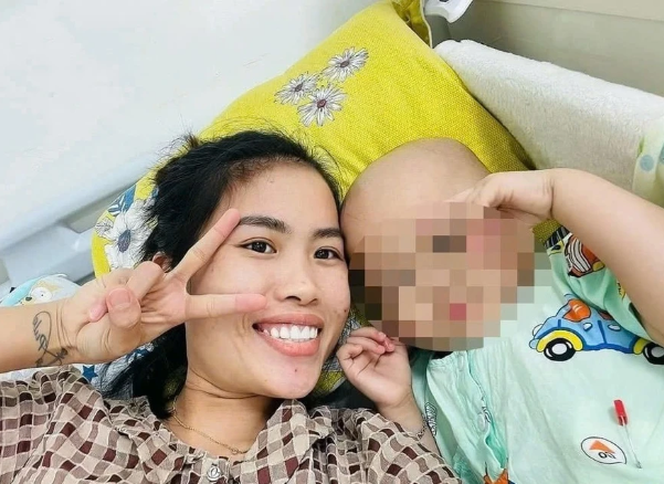 Mẹ bé Bắp vẫn thu hút nhiều sự chú ý sau khi con trai qua đời