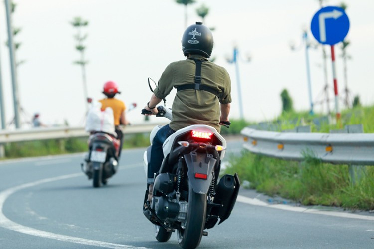  Với Yamaha NVX 2025, tôi nhận ra đây là một mẫu xe không chỉ phục vụ nhu cầu di chuyển, mà còn thổi được “chất thể thao” vào từng cú vặn ga.