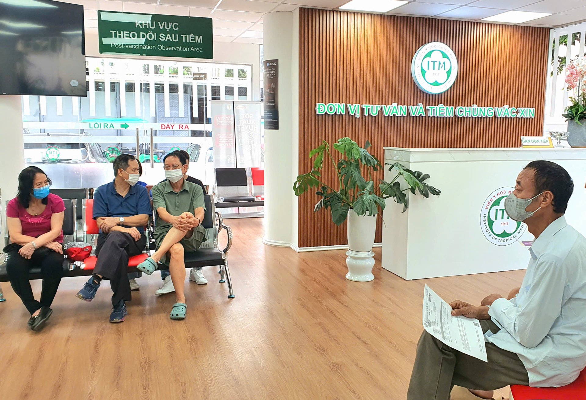 Virus dại không có thuốc đặc trị, nguy cơ tử vong gần như 100% nếu không được tiêm vắc xin kịp thời sau phơi nhiễm.