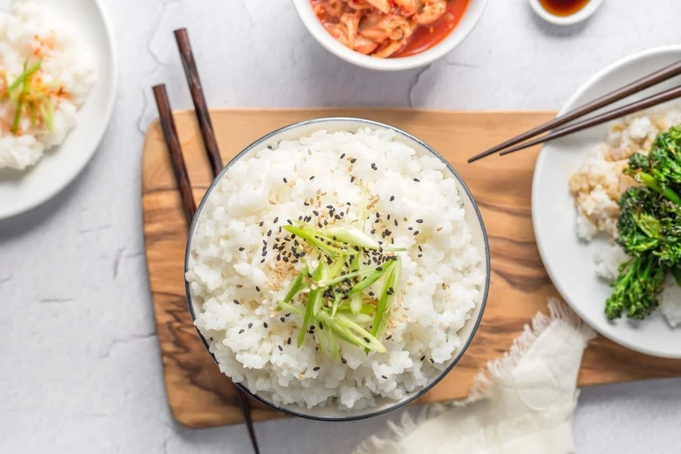  Gạo trắng là carbohydrate tinh chế có thể làm tăng đột ngột lượng đường trong máu. Ảnh: World of Vegan.