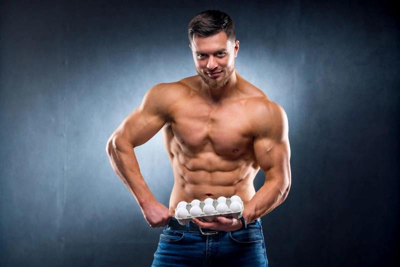  Người tập gym có thể ăn 7 - 14 quả trứng cả lòng trắng và lòng đỏ trong 1 tuần/ Ảnh Internet