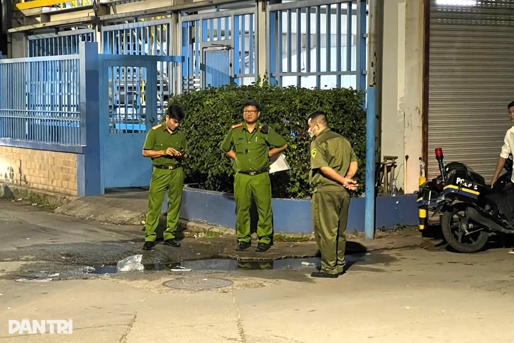  Lực lượng chức năng có mặt tại hiện trường. Ảnh: Báo Dân Trí. 