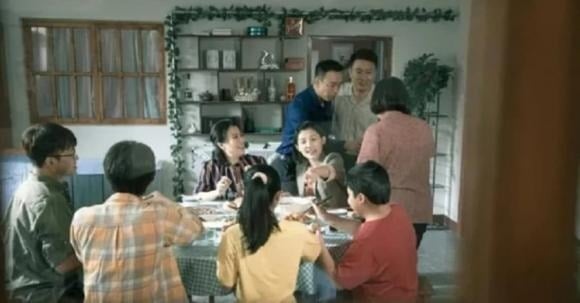  Chẳng hạn, bạn thường xuyên tặng quà, cho tiền, đưa cháu đi chơi mà không đòi hỏi sự đền đáp.