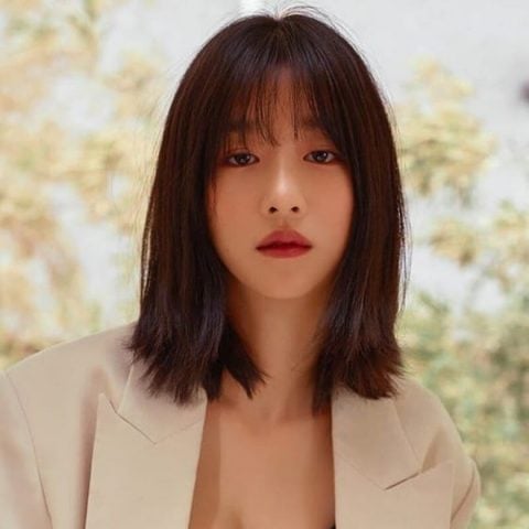  Những màu nâu trầm, nâu hạt dẻ hoặc nâu lạnh sẽ phù hợp hơn, mang lại vẻ đẹp thanh lịch.