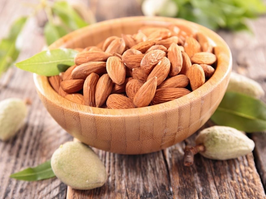  Loại hạt này chứa nhiều vitamin E – dưỡng chất giúp giữ độ ẩm cho da và bảo vệ da khỏi ô nhiễm, khói bụi