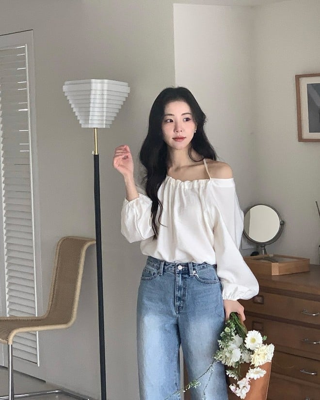  Áo blouse tay bồng luôn là sự lựa chọn hoàn hảo để tôn lên vẻ sang trọng, yêu kiều.