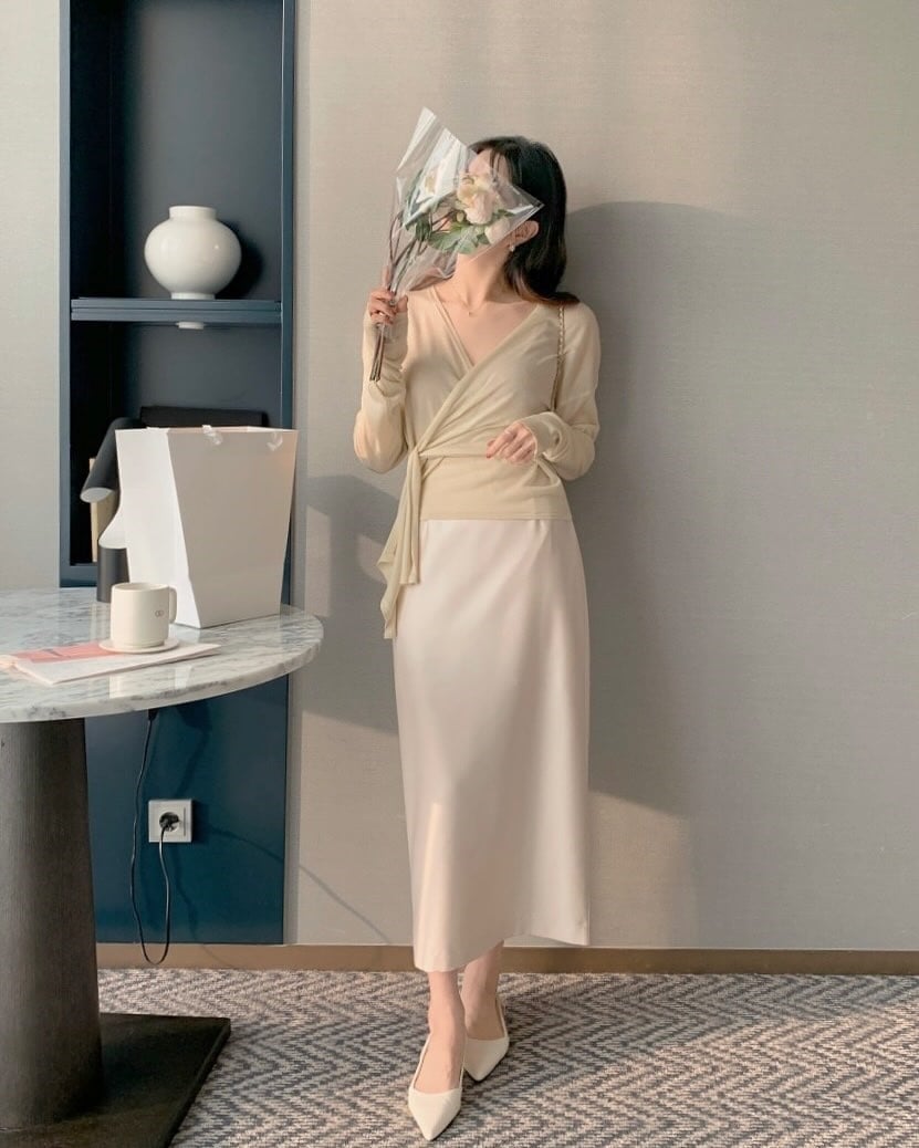  Sơ mi chiết eo có nhiều thiết kế đa dạng, mang đến sự lựa chọn phong phú cho người mặc.