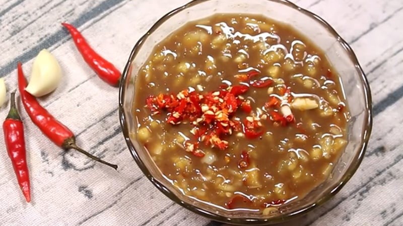  Pha nước chấm bò cuốn lá lốt