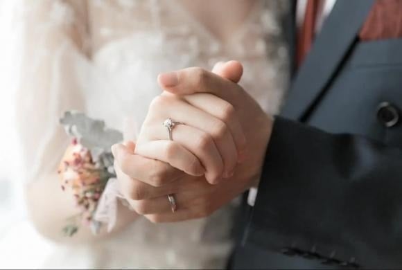  Một nguyên nhân khác khiến nhiều người đàn ông “vững tay chèo” khi ngoại tình là họ tin rằng vợ sẽ không rời bỏ mình.